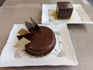 ピエール・エルメ・パリ　チョコレートケーキ